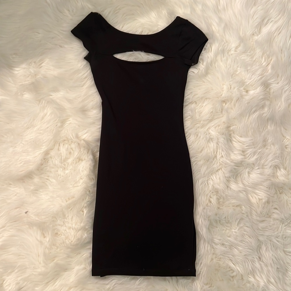Short cutout black dress